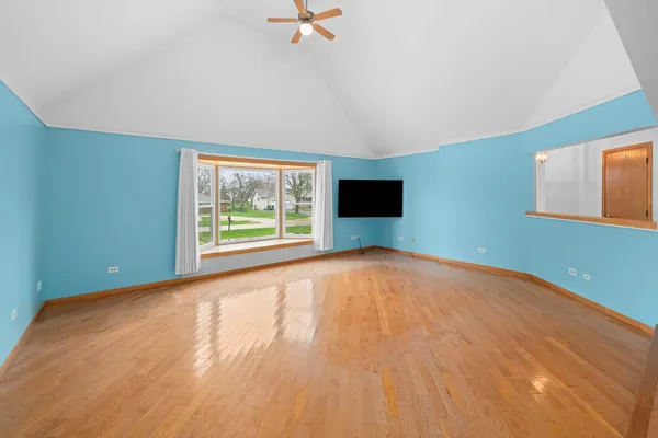 $389,900 | 537 Erma Drive, Lake Holiday, IL 60552