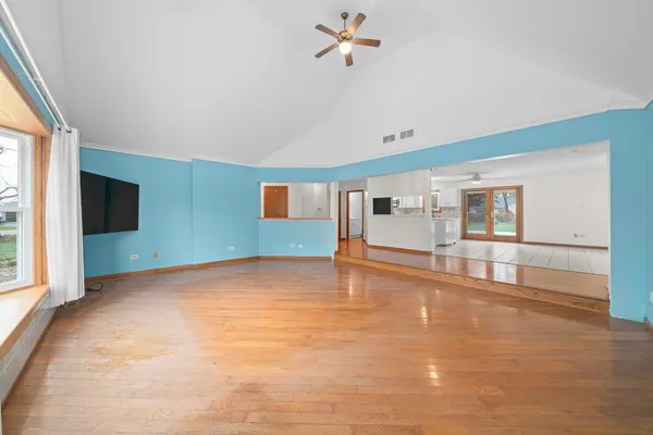$389,900 | 537 Erma Drive, Lake Holiday, IL 60552