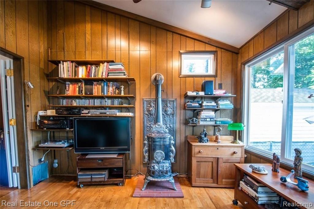 98 Mapleton Road Grosse Pointe Farms, MI 48236 - Photo 16 of 37