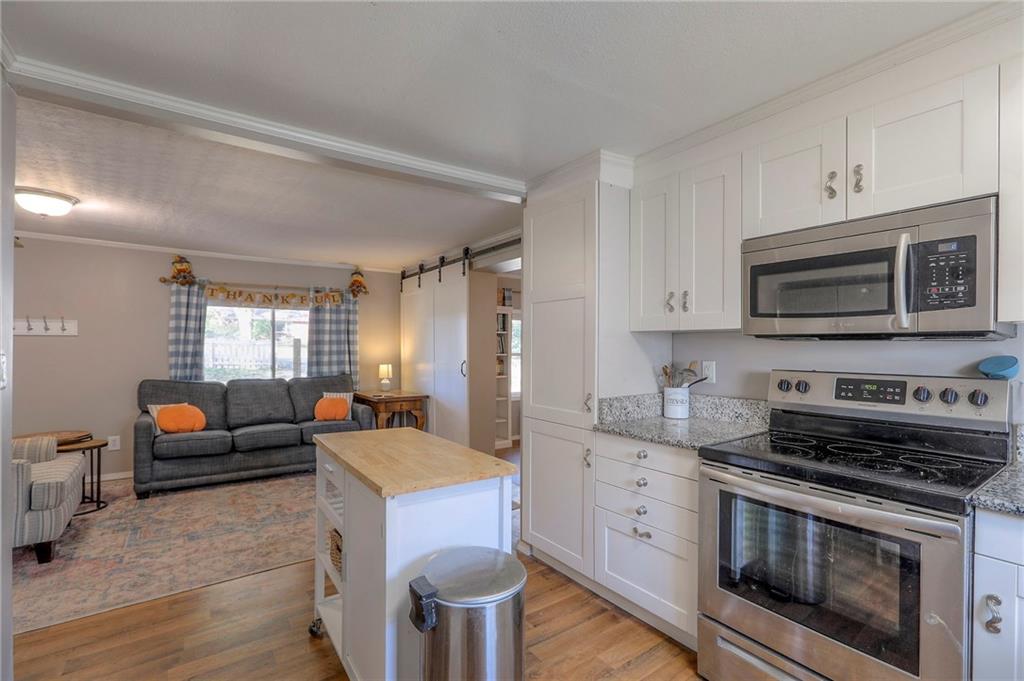 915 Dickinson Road Independence, MO 64050 - Photo 11 of 33