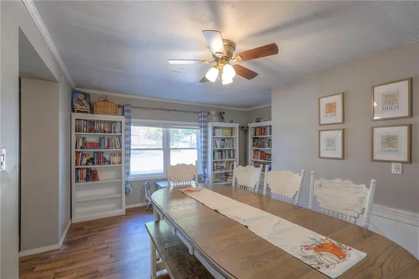 $245,000 | 915 Dickinson Road, Independence, MO 64050