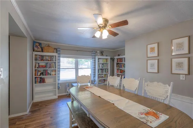 $250,000 | 915 Dickinson Road, Independence, MO 64050