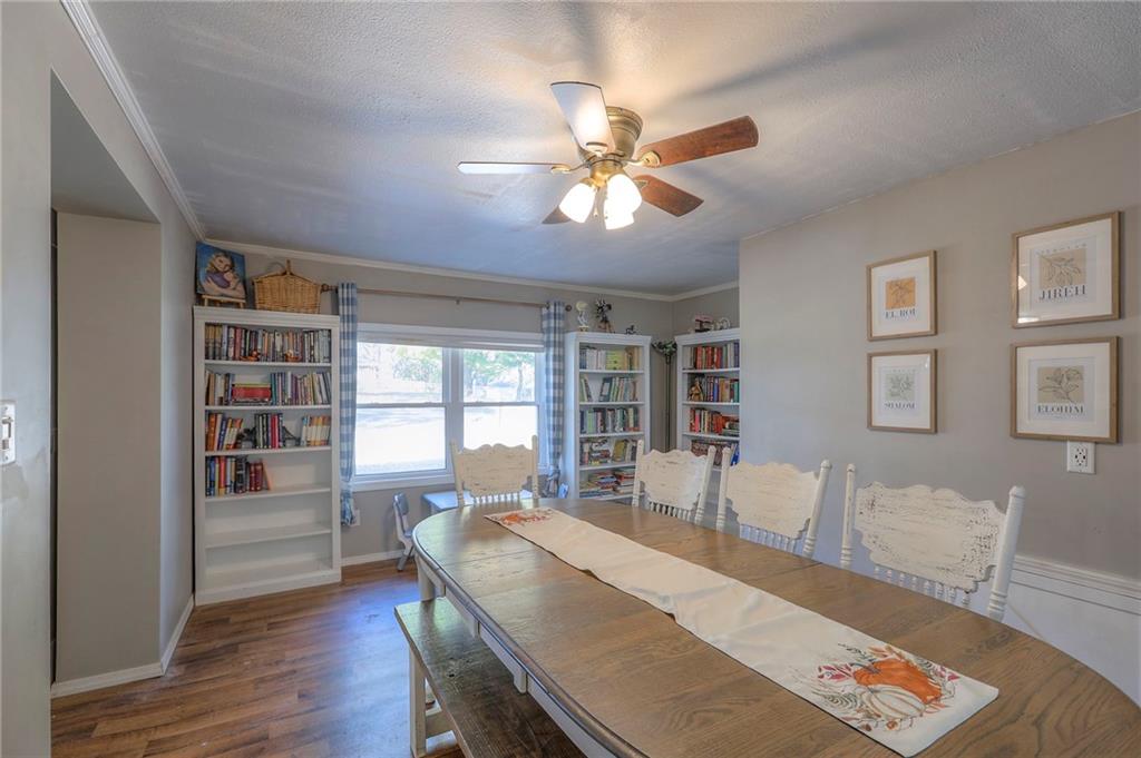 915 Dickinson Road Independence, MO 64050 - Photo 15 of 33