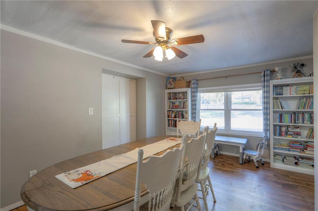 915 Dickinson Road Independence, MO 64050 - Photo 16 of 33