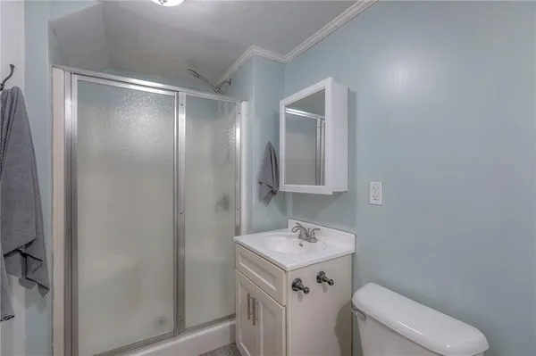 $245,000 | 915 Dickinson Road, Independence, MO 64050