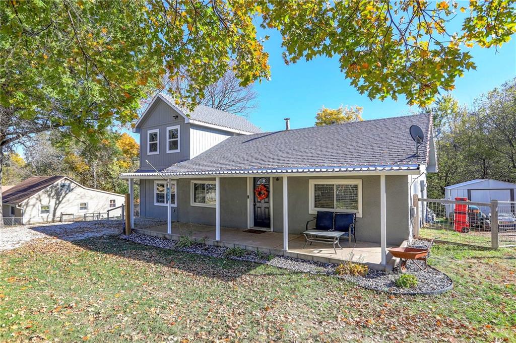 915 Dickinson Road Independence, MO 64050 - Photo 2 of 33