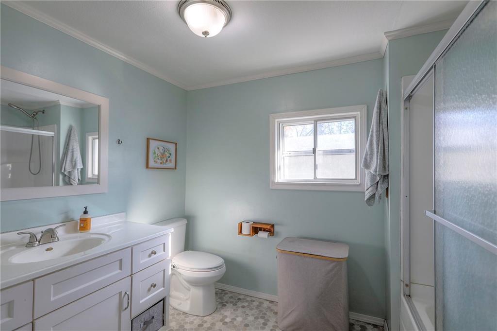 915 Dickinson Road Independence, MO 64050 - Photo 24 of 33