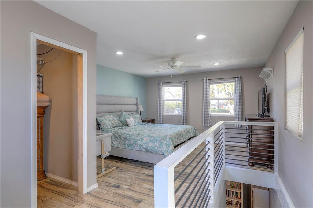 915 Dickinson Road Independence, MO 64050 - Photo 25 of 33