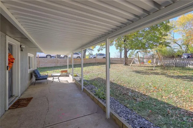 $250,000 | 915 Dickinson Road, Independence, MO 64050