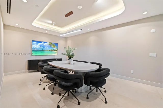 a very nice looking room with gym equipment