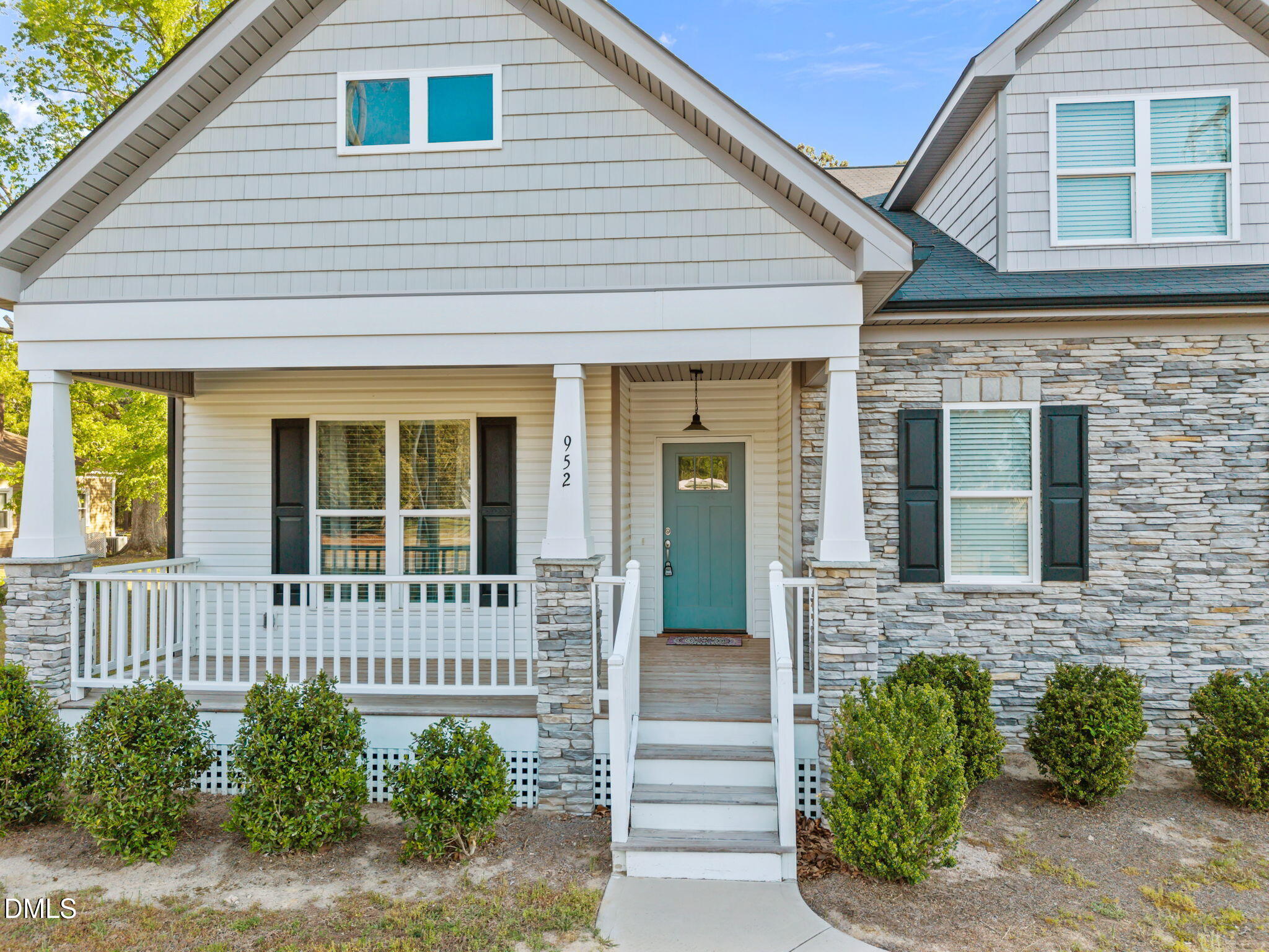 952 Brantleytown Road Zebulon, NC 27597 - Photo 2 of 34 952 Front - Walk up