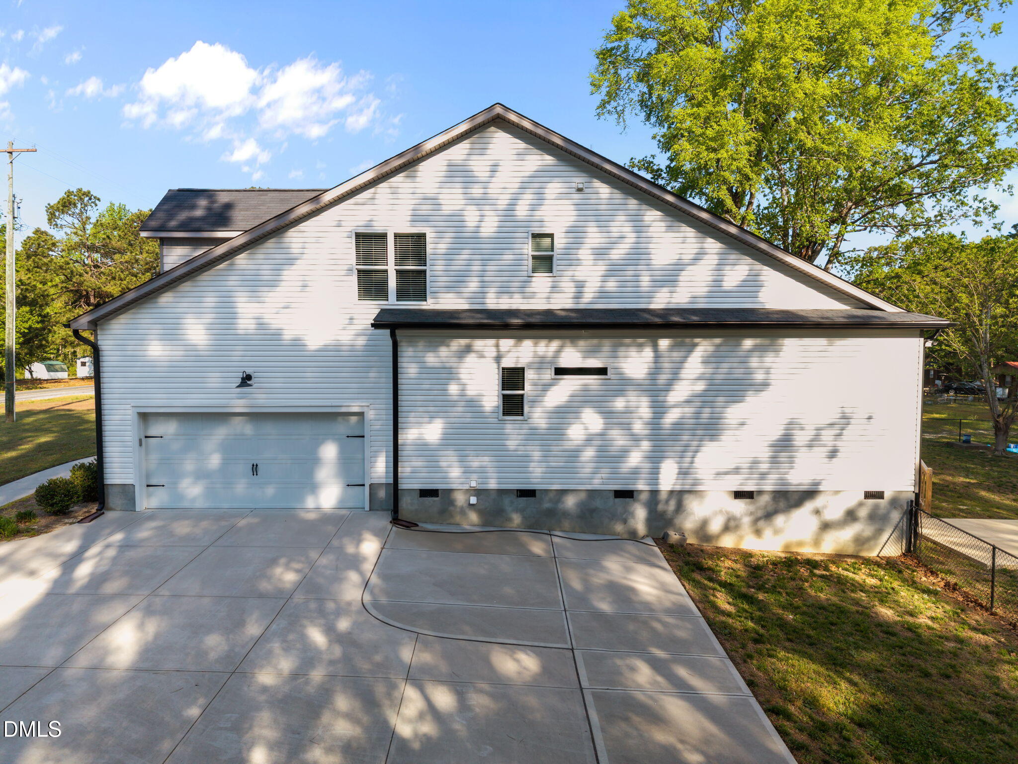 952 Brantleytown Road Zebulon, NC 27597 - Photo 4 of 34 952 Side View