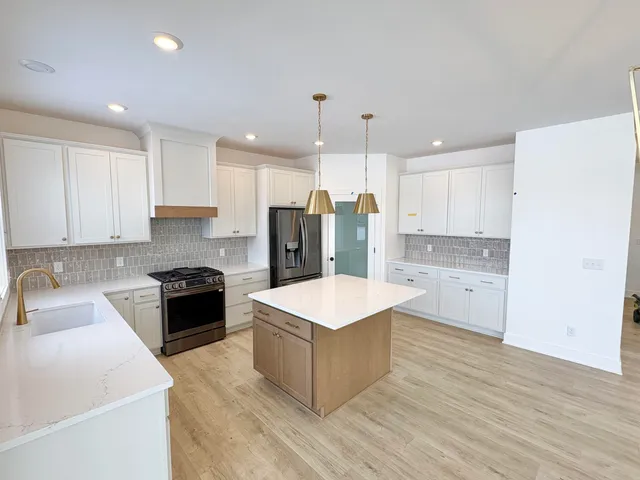 $729,900 | 3563 Conrail Drive, Byron Center, MI 49315