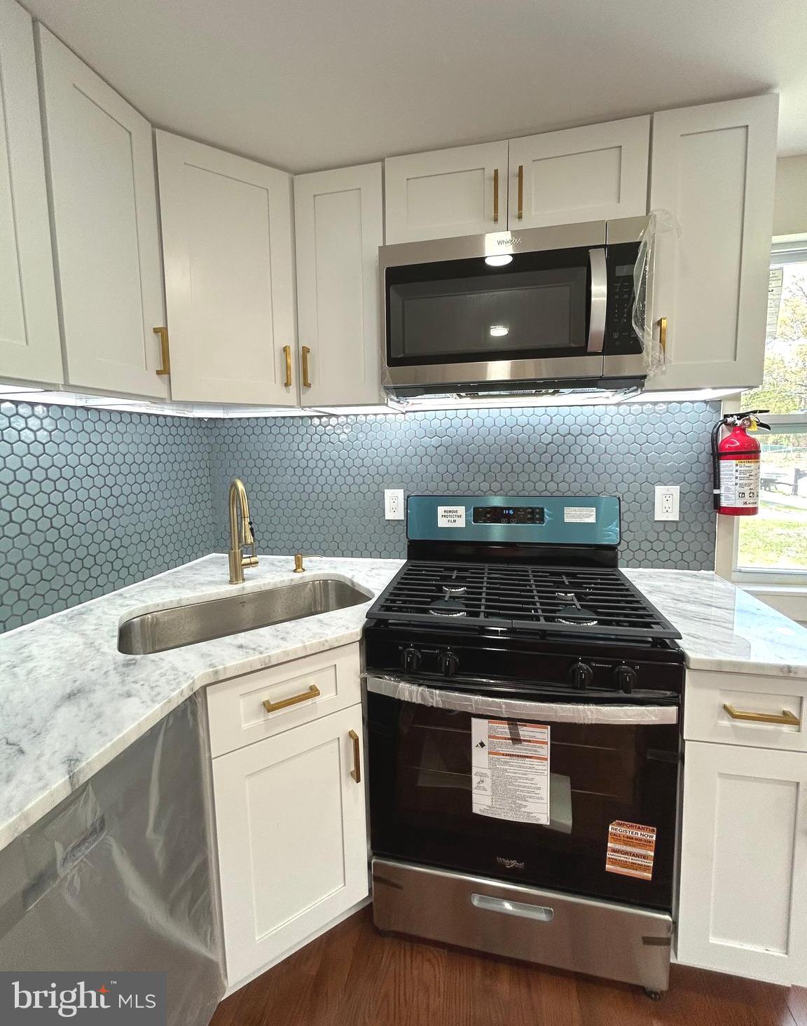 352 Roosevelt Avenue Lindenwold, NJ 08021 - Photo 13 of 33