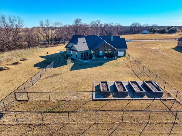 $650,000 | 308 County Road 3336, Paradise, TX 76073