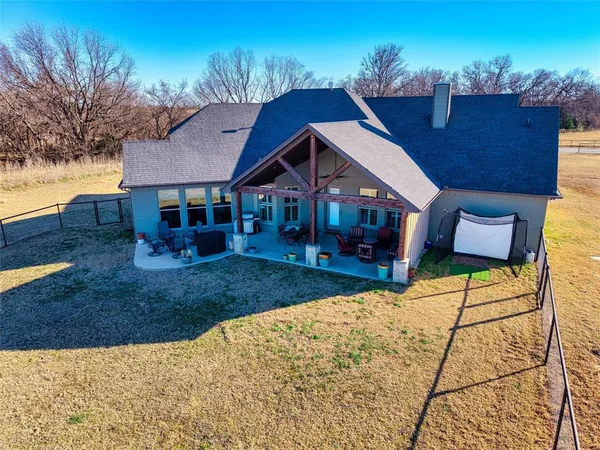 $650,000 | 308 County Road 3336, Paradise, TX 76073