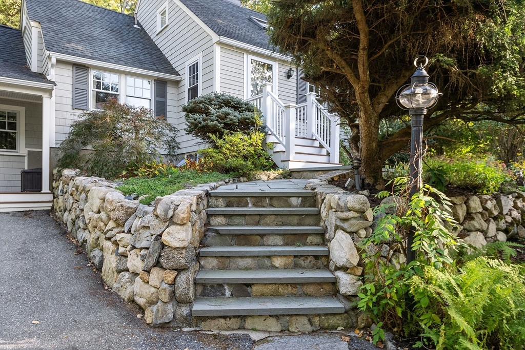 123 Bedford Road Lincoln, MA 01773 - Photo 2 of 40