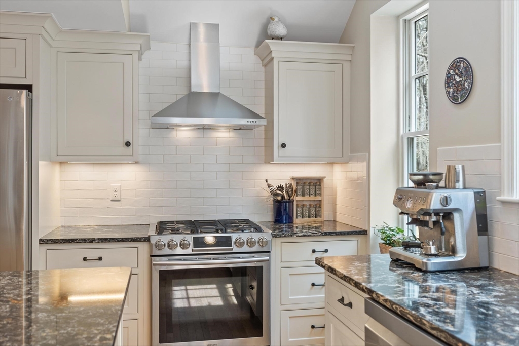 123 Bedford Road Lincoln, MA 01773 - Photo 5 of 40