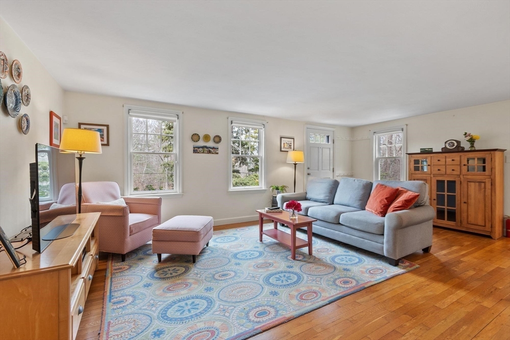 123 Bedford Road Lincoln, MA 01773 - Photo 10 of 40