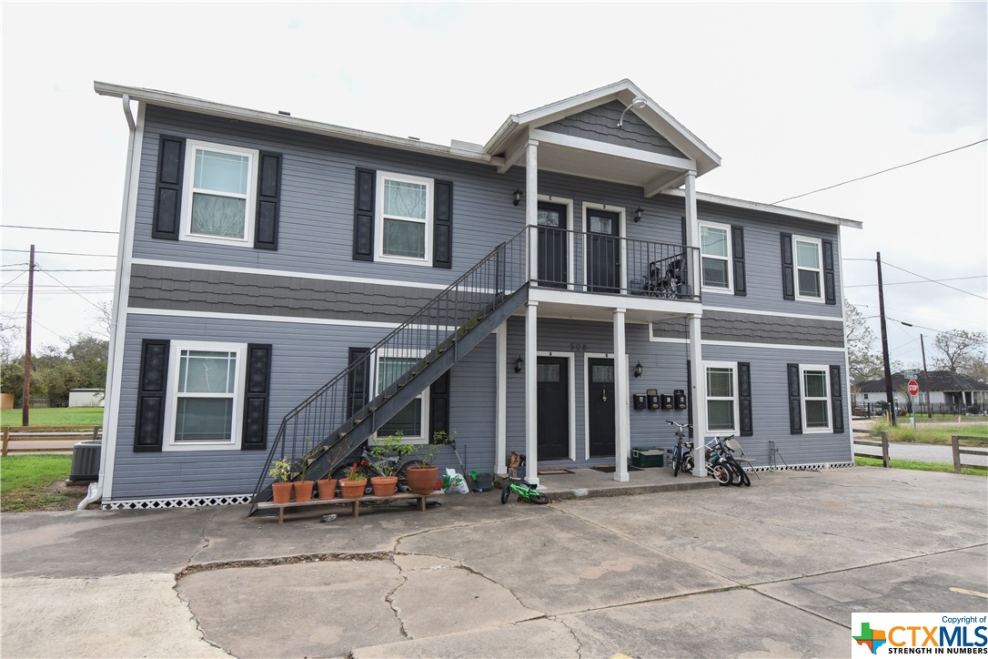508 East Convent Street Victoria, TX 77901 - Photo 1 of 1 a view of a building with street