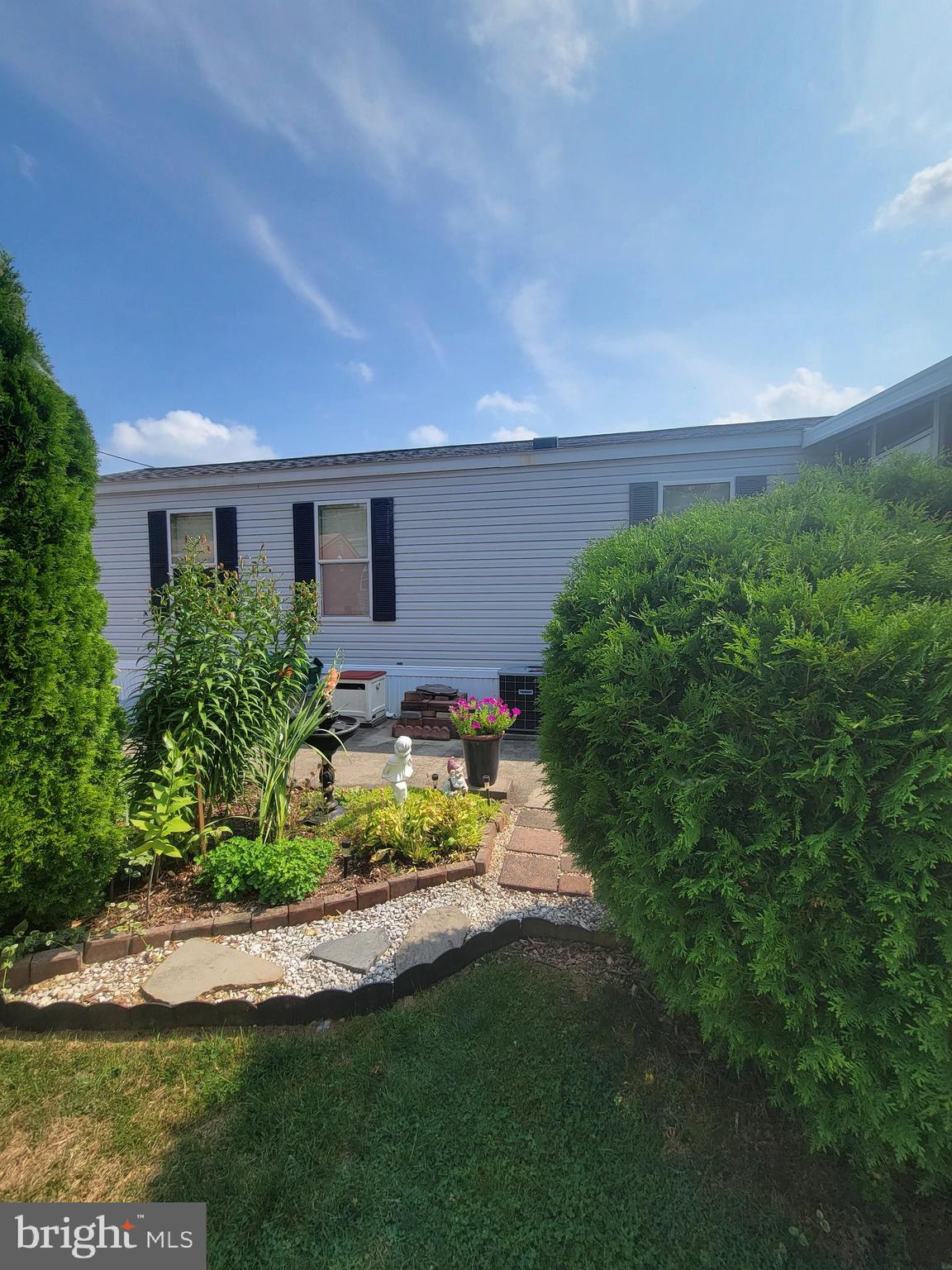 998 South Krocks Road Allentown, PA 18106 - Photo 5 of 45