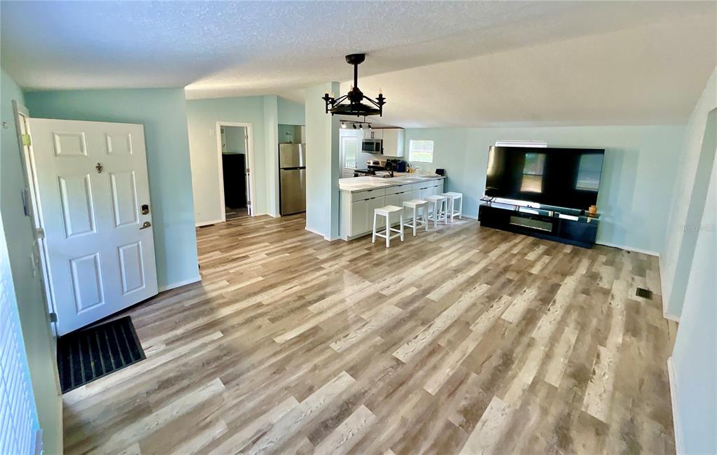 175 Whirlwind Loop Hawthorne, FL 32640 - Photo 5 of 64