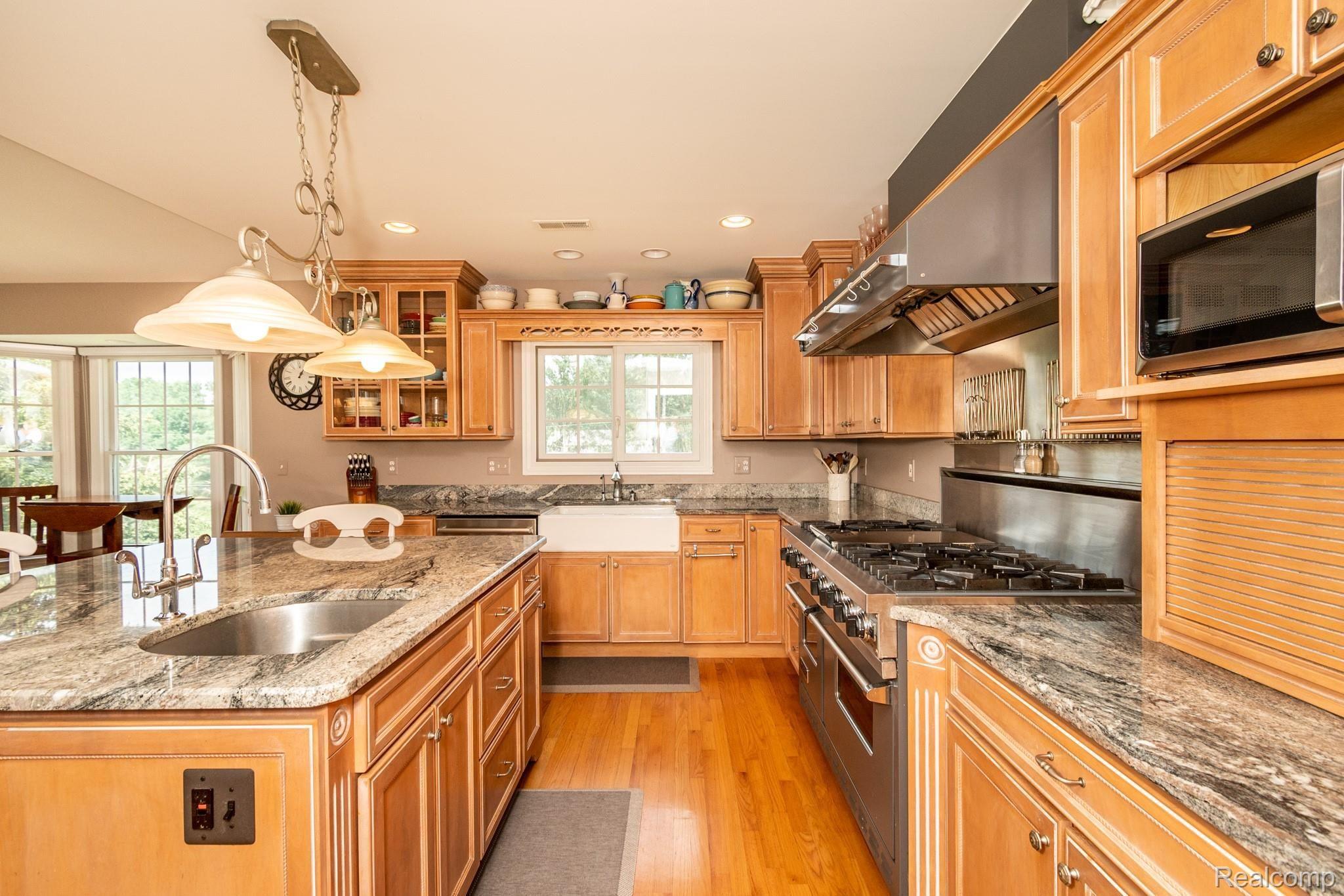 1475 Alter Road Milford, MI 48381 - Photo 10 of 59 010.jpg