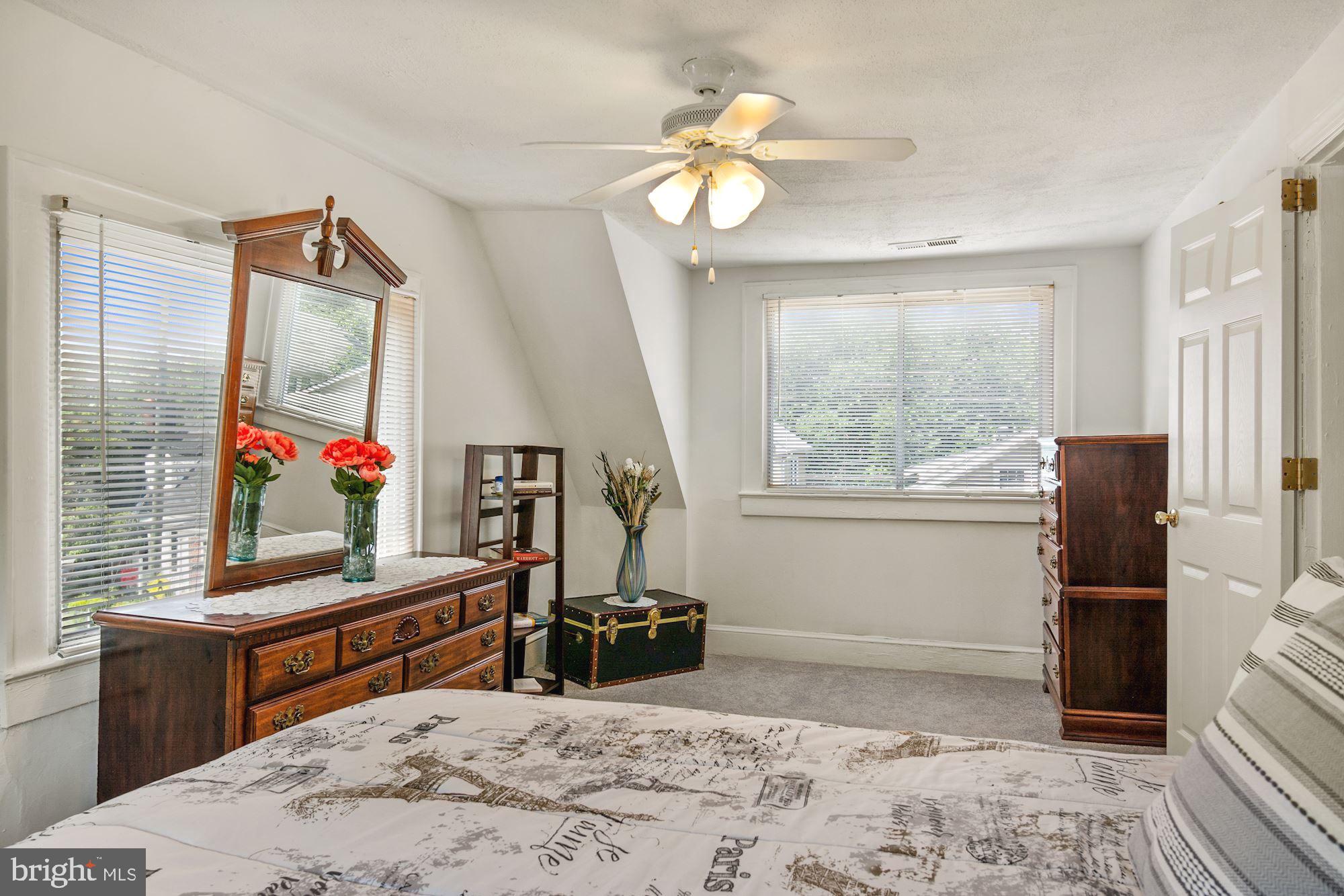 303 East Glebe Road Alexandria, VA 22305 - Photo 18 of 38 Master Bedroom