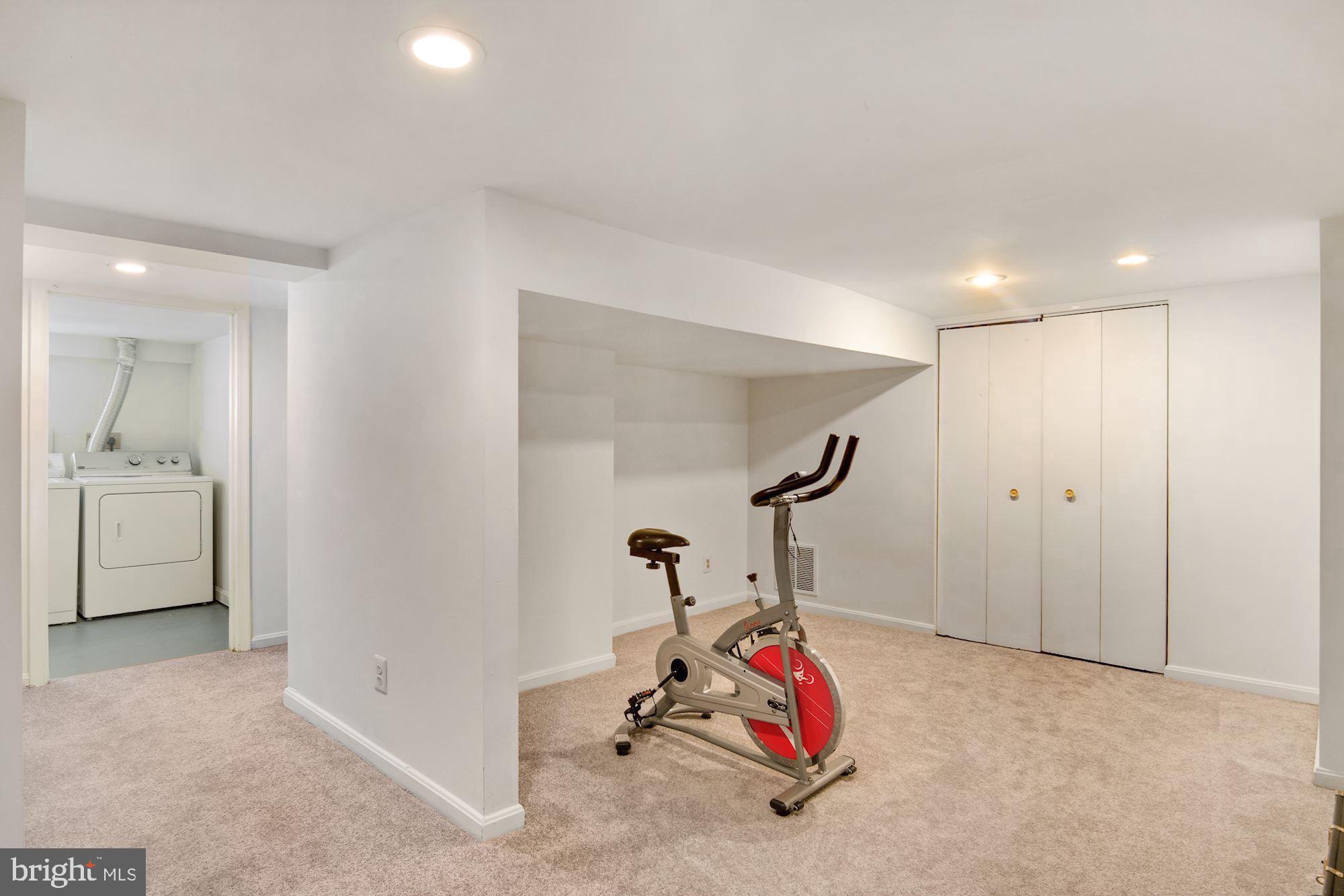 303 East Glebe Road Alexandria, VA 22305 - Photo 25 of 38 Lower level