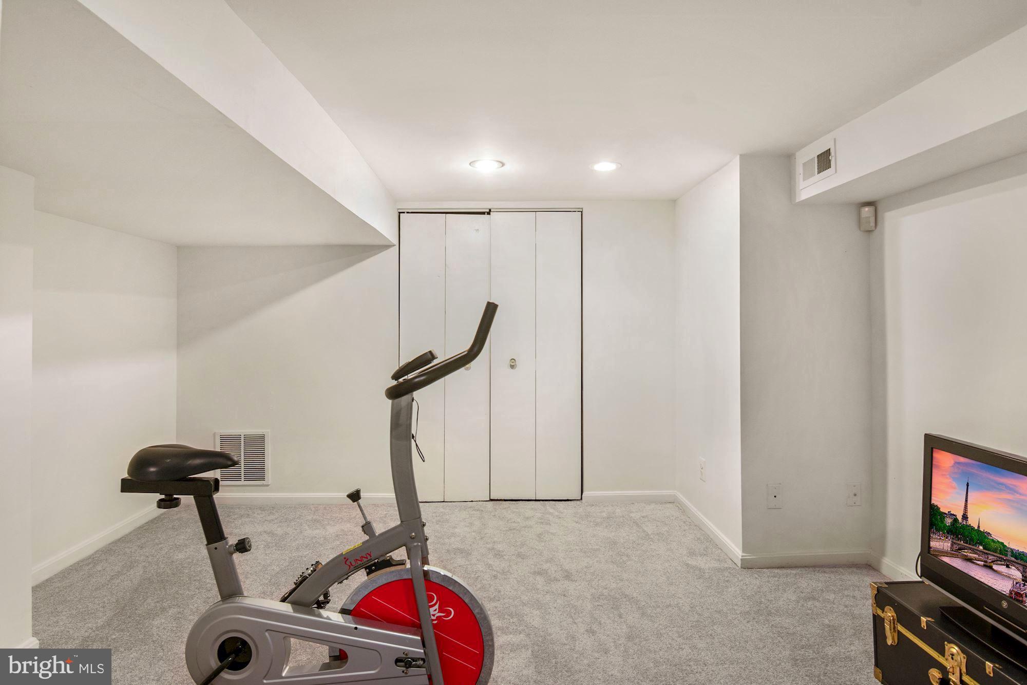 303 East Glebe Road Alexandria, VA 22305 - Photo 26 of 38 Family room in the lower level