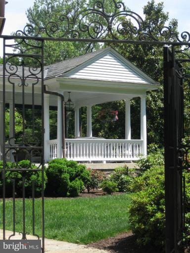 401 Woodlawn Road Baltimore, MD 21210 - Photo 2 of 29 Exterior (General)