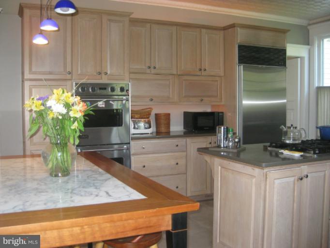 401 Woodlawn Road Baltimore, MD 21210 - Photo 11 of 29 Kitchen