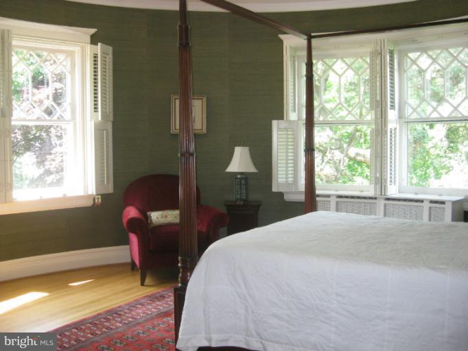 401 Woodlawn Road Baltimore, MD 21210 - Photo 19 of 29 Bedroom (Master)