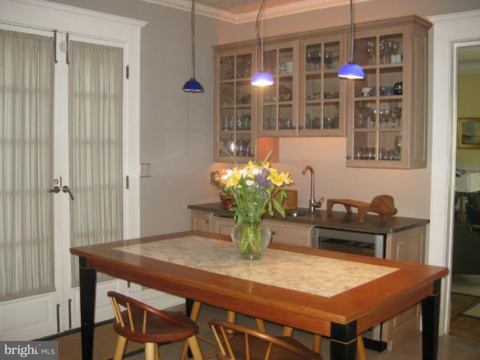 401 Woodlawn Road Baltimore, MD 21210 - Photo 10 of 29 Kitchen
