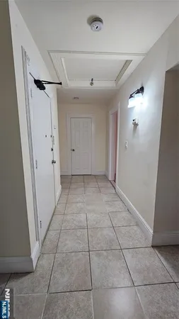 $2,770 | 78 North Arlington Avenue, Unit 3, East Orange, NJ 07017