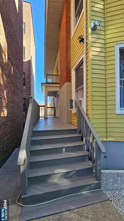 $2,770 | 78 North Arlington Avenue, Unit 3, East Orange, NJ 07017