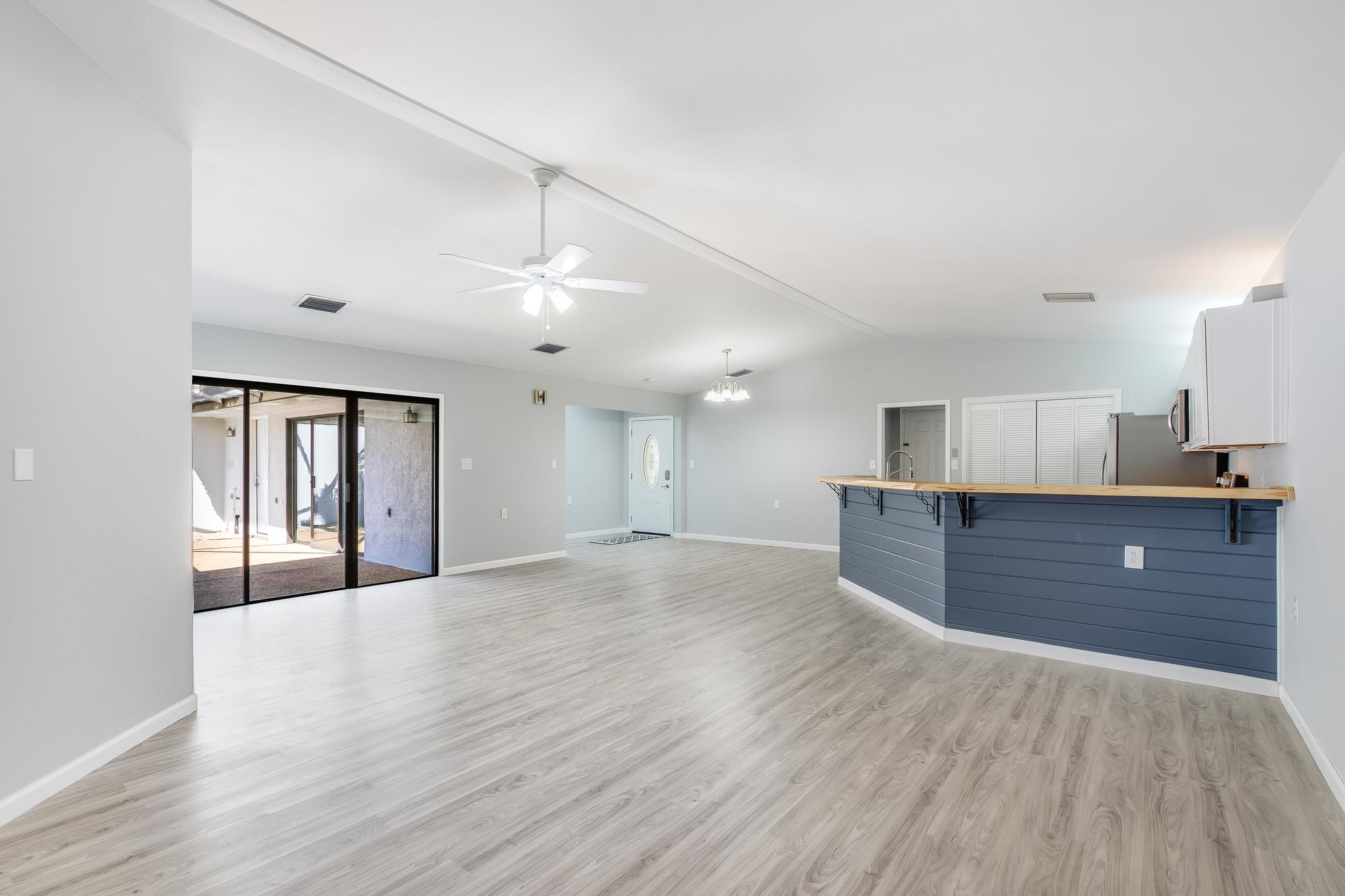 320 West Fort Morgan Road, Unit 101 Gulf Shores, AL 36542 - Photo 3 of 29 Living Room