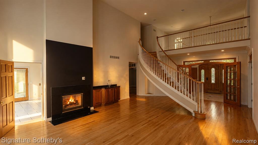 2855 Cranbrook Ridge Court Rochester, MI 48306 - Photo 5 of 32 Gallery Image 5