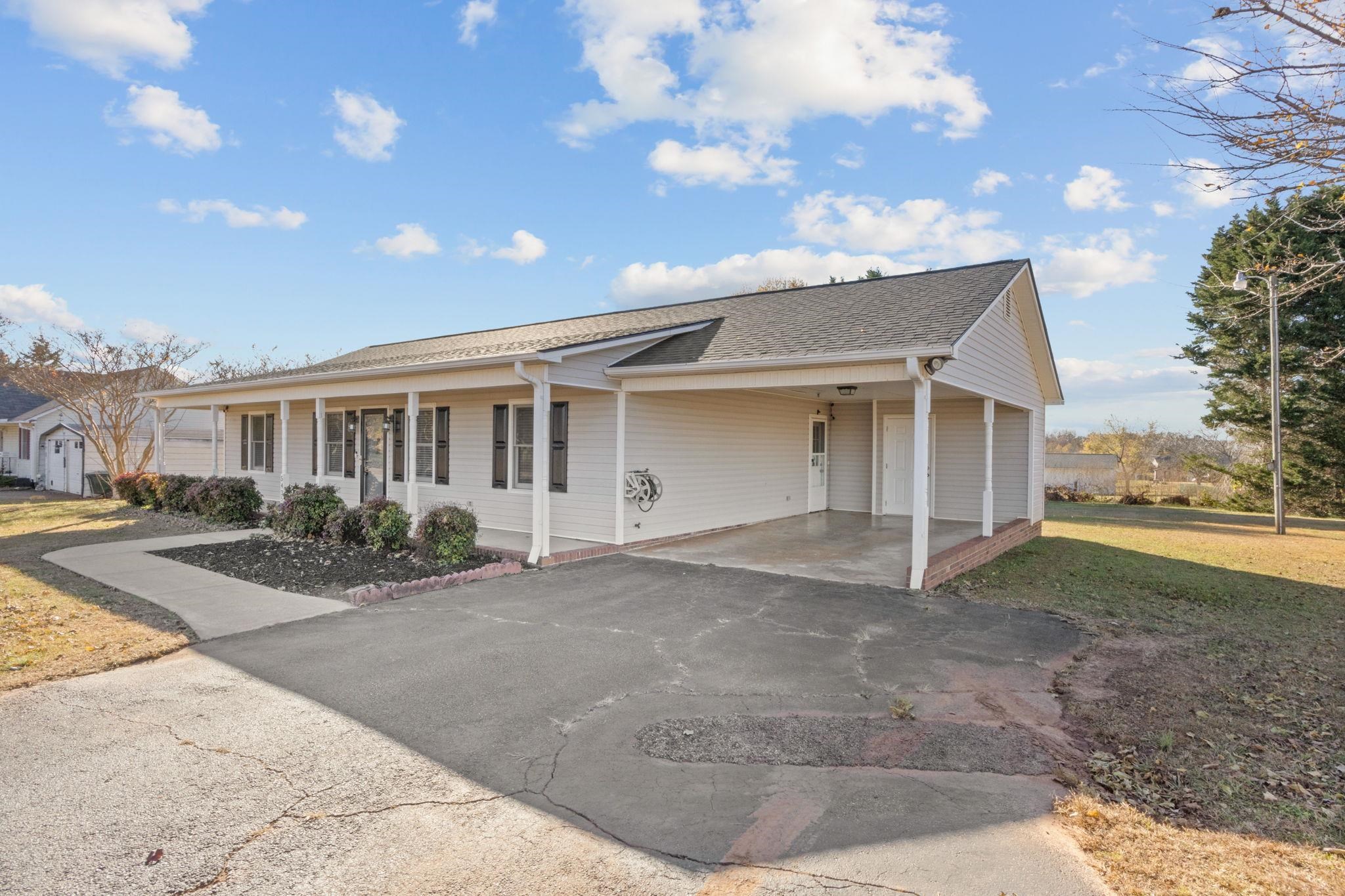 5435 Parris Bridge Road Boiling Springs, SC 29316 - Photo 4 of 27