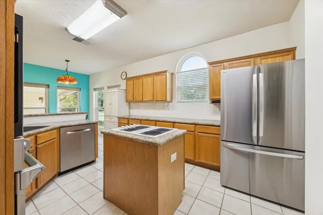 $498,000 | 702 Huntercrest Drive, El Lago, TX 77586