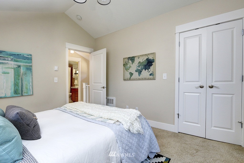 621 Northwest 70th Street Seattle, WA 98117 - Photo 11 of 19
