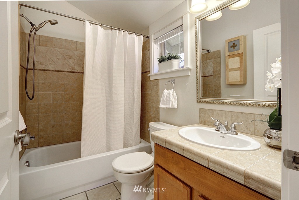 621 Northwest 70th Street Seattle, WA 98117 - Photo 12 of 19