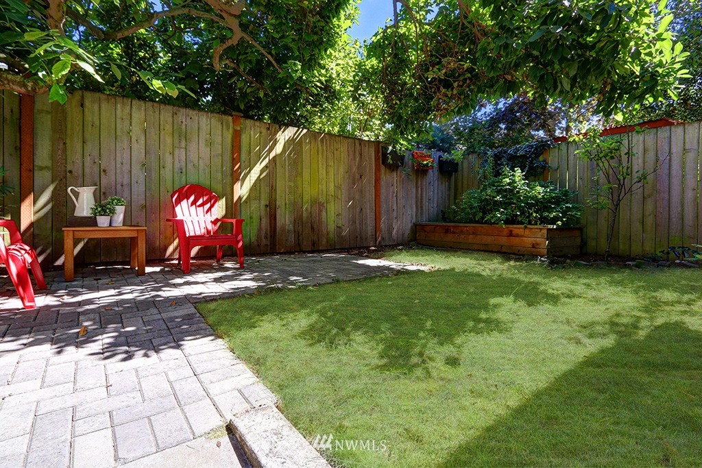 621 Northwest 70th Street Seattle, WA 98117 - Photo 17 of 19