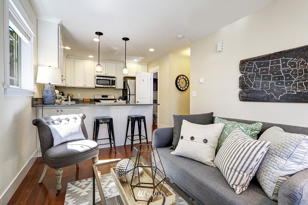 621 Northwest 70th Street Seattle, WA 98117 - Photo 4 of 19