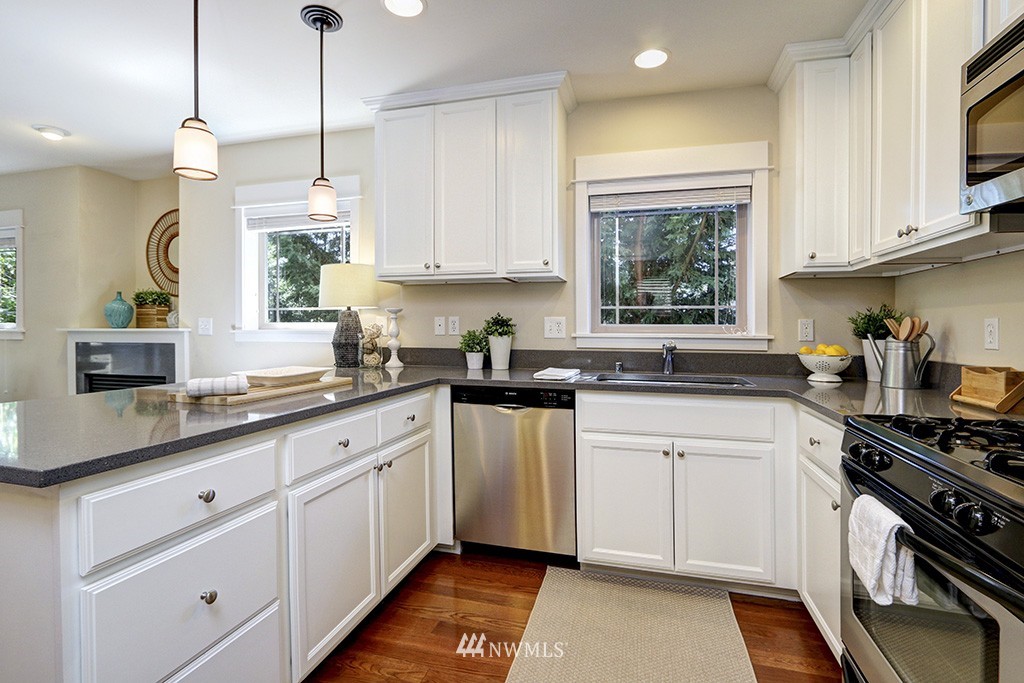 621 Northwest 70th Street Seattle, WA 98117 - Photo 6 of 19