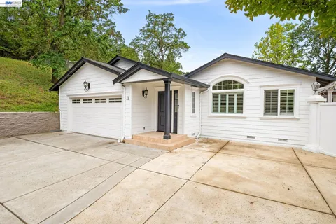 $1,695,000 | 11 Rudgear Drive, Walnut Creek, CA 94596