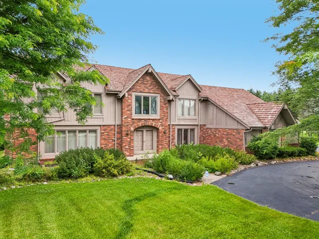 $829,900 | 1168 West Manor Lane, River Hills, WI 53217