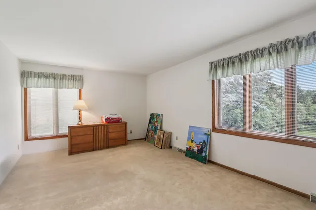 $829,900 | 1168 West Manor Lane, River Hills, WI 53217