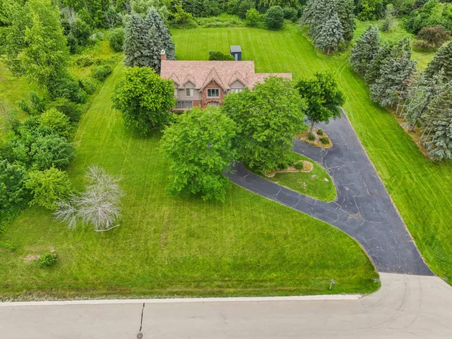 $829,900 | 1168 West Manor Lane, River Hills, WI 53217