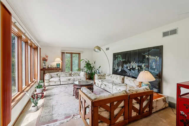 $829,900 | 1168 West Manor Lane, River Hills, WI 53217